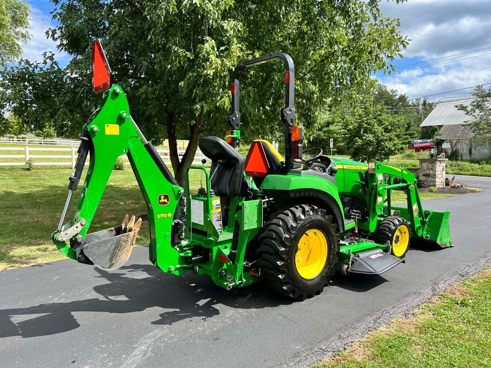 2018 John Deere 2032R 4x4 Utility Tractor
